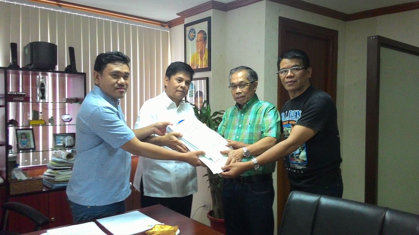 COMPLAINT FILED. Rodne Galicha of the Climate Reality Project, MGB-Mimaropa Regional Director Roland de Jesus, retired PNP general Orville Gabuna, and Tomas Faminial of Romblon State University pose for a photo after the filing of the complaint. Photo from Dennis Evora/Romblon News Network   