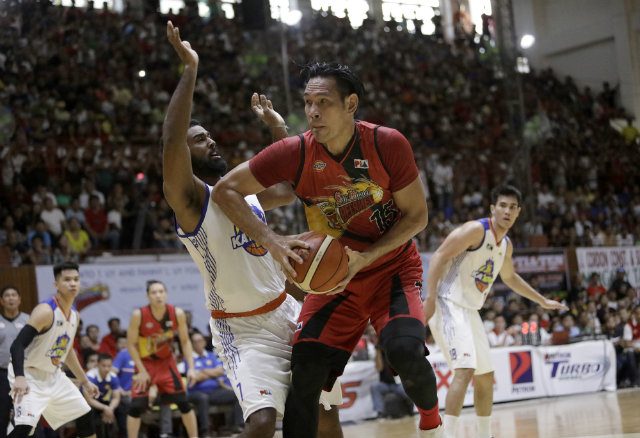 San Miguel downs TNT in Iloilo, moves to 3-0 in the Philippine Cup