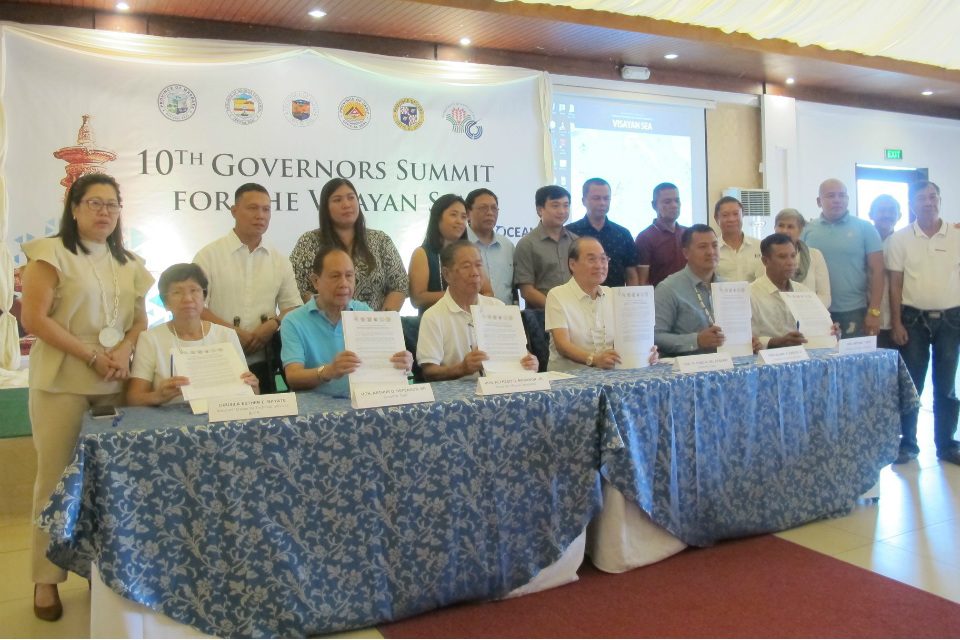 5 governors commit to protect Visayan Sea