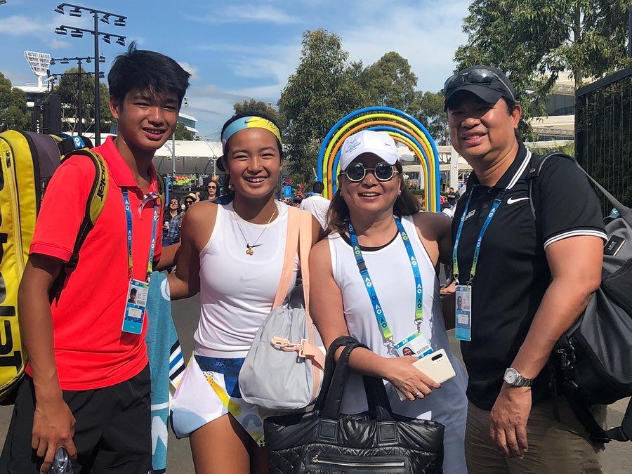 SPORTS FAMILY. Alex (second from left) gets her own cheering squad in the 2020 Australian Open as the Ealas (from left) Miko,  Rizza and Mike travel to support her. Photo from Alex Eala's Instagram  
