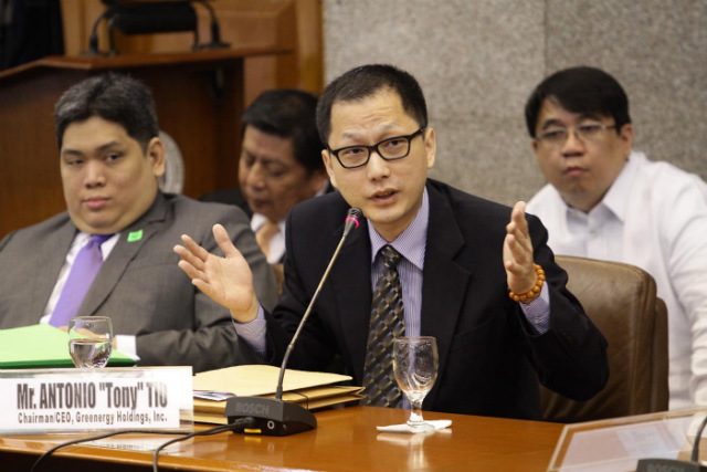 EXPLANATIONS. Businessman Antonio Tiu during the October 30, 2014 Senate Blue Ribbon subcommittee hearing. File photo by Mark Cristino/Rappler