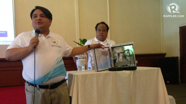 PREPAREDNESS. WPF general manager Celso Caballero III explains how a weather station can help prepare LGUs for extreme weather conditions. All photo by David Lozada/ Rappler