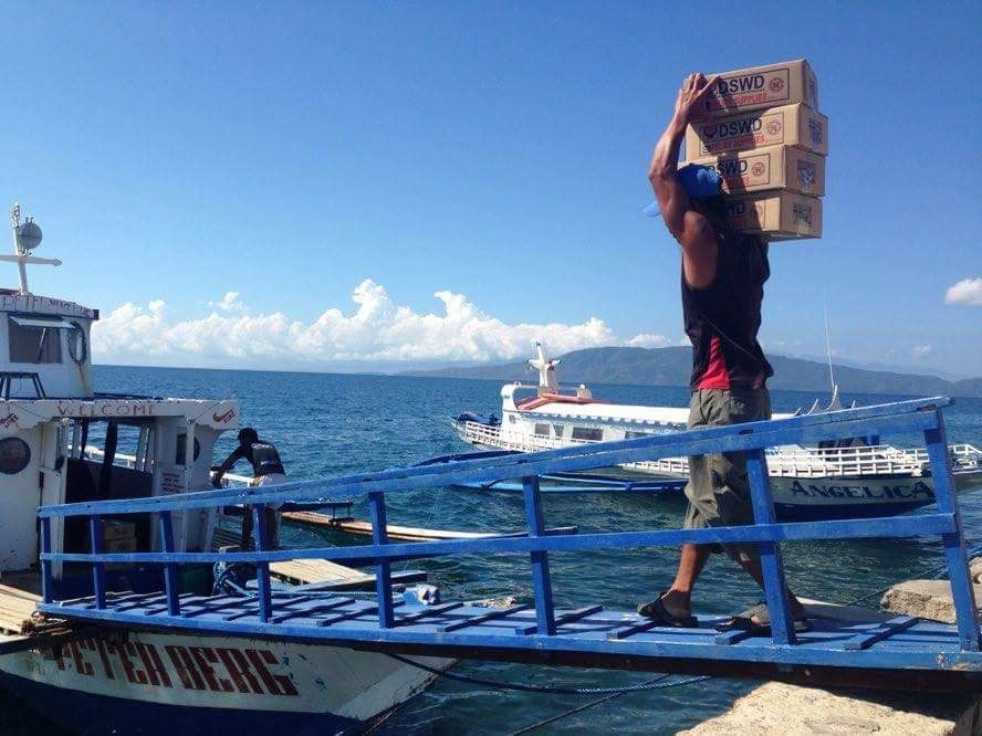 WATCH: Help arrives in earthquake-hit Batangas island