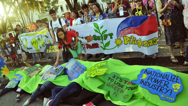 PEOPLE POWER. Environmental activists participate in the Power Shift movement. Photo from #SulongPH