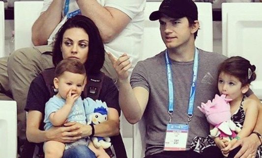 Keluarga kecil Ashton Kutcher dan Mila Kunis. Foto dari Instagram/kunismilax 