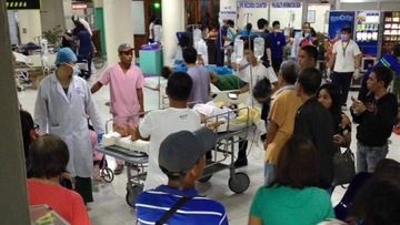 KORBAN LUKA. Lebih dari puluhan orang yang menjadi korban ledakan di pasar malam di Davao dilarikan ke Rumah Sakit San Pedro City di kota Davao. Foto dari kontributor di Davao 