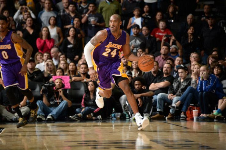 Kobe closes in on Jordan as Lakers beat champion Spurs