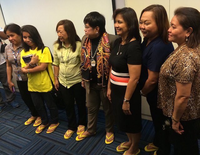 LEGACY. Camarines Sur Representative Leni Robredo (3rd from left) and Dinagat Islands Representative Kaka Bag-ao (2nd from left) lead the launch of good governance campaign 'Yapak ni Jesse.' Photo by Rappler 