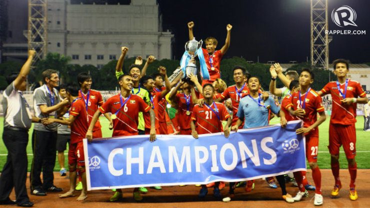The Myanmar team celebrates their 3-2 victory over the Azkals to take the Peace Cup title. Photo by Josh Albelda
