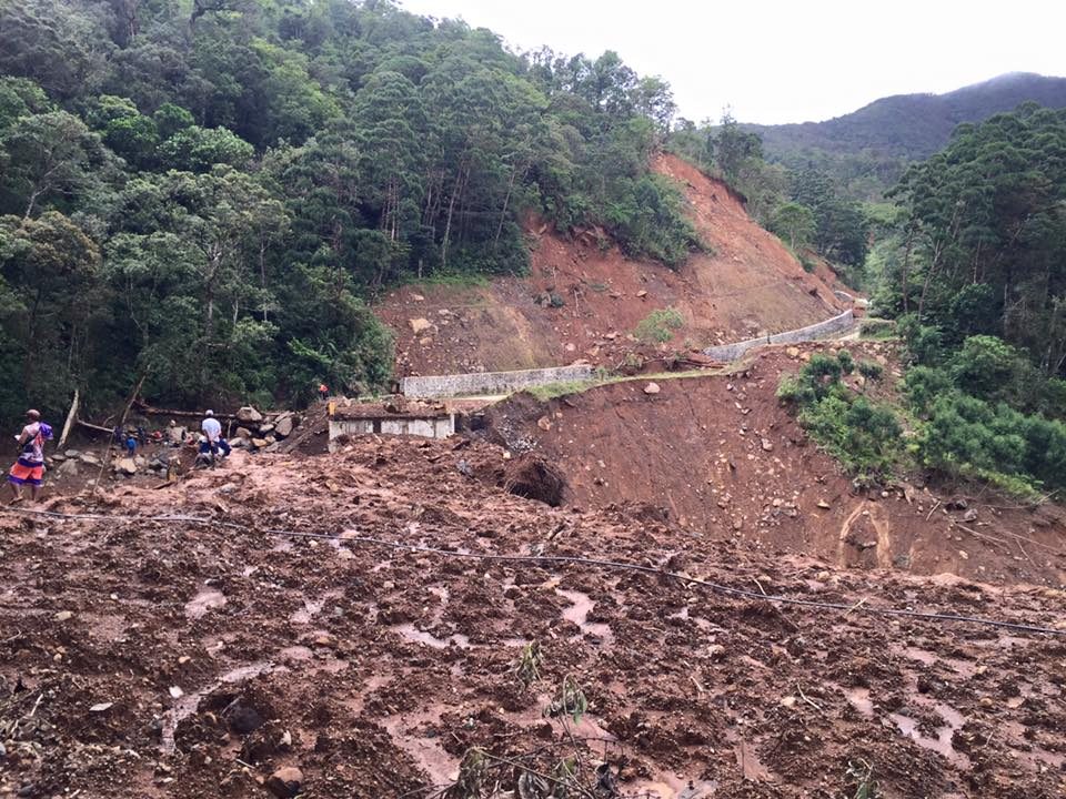IMPASSABLE. The landslides damaging the Marikina-Infanta Road means many residents of affected towns cannot receive aid. Image courtesy of Jonjon Guarin 
