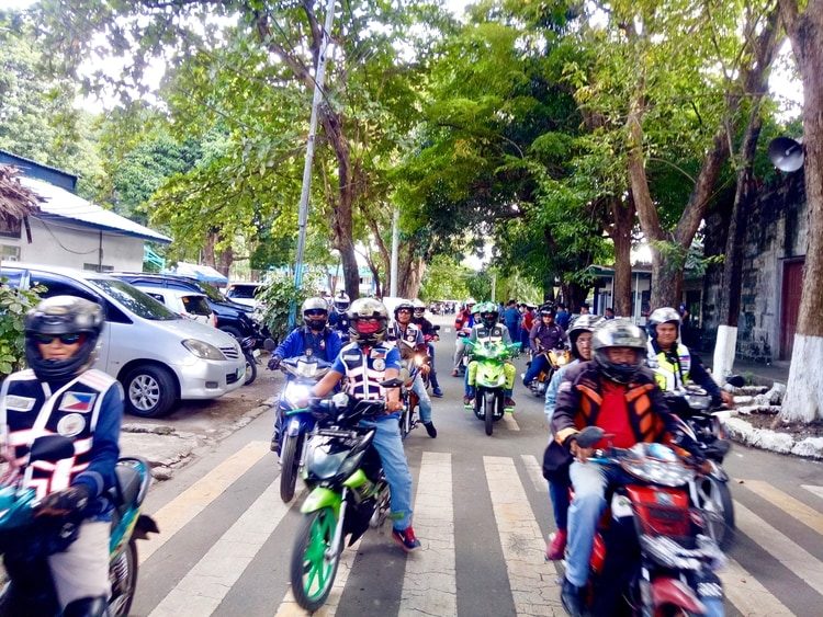 In Cavite, motorcyclists ride with cops to end riding-in-tandem crimes