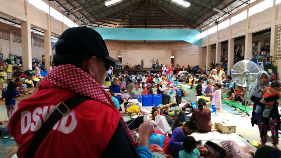 Marawi evacuees undergo stress debriefing, play therapy