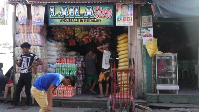 BAD FOR BUSINESS. Some store owners in Tawi-Tawi cry foul over the rise of certain goods from Sabah. Photo by Keith Pon/ Rappler 