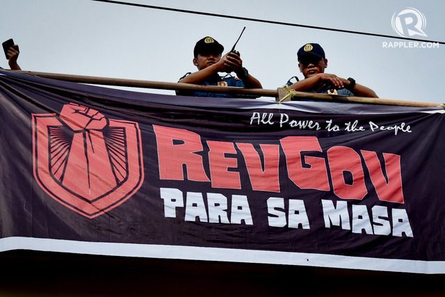 WATCH: Declare revolutionary government, supporters urge Duterte