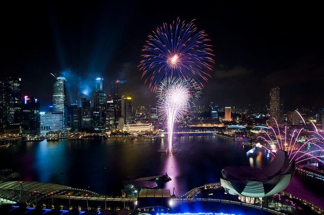 LIGHTS. A preview of fireworks during Singapore's founding anniversary in 2011. Photo from Wikimedia Commons 