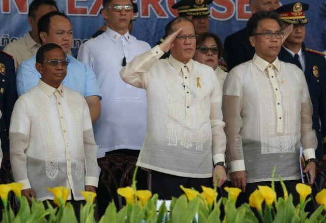 LP'S DILEMMA. The question of who will be Binay's main challenger remains unanswered as the LP has yet to decide on fielding its leader Mar Roxas or Senator Grace Poe for president. File photo by Malacañang Photo Bureau  