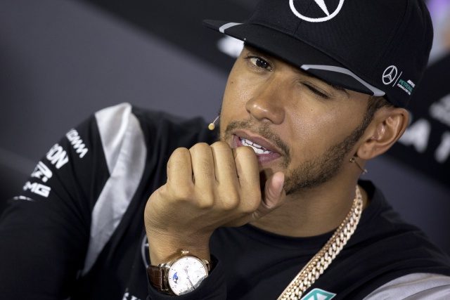 Lewis Hamilton akan start terdepan dalam GP F1 Inggris