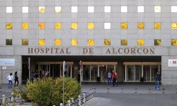 Entrance of the Hospital in Alcorcon, near Madrid, Spain, 06 October 2014. Victor Lerena/EPA
