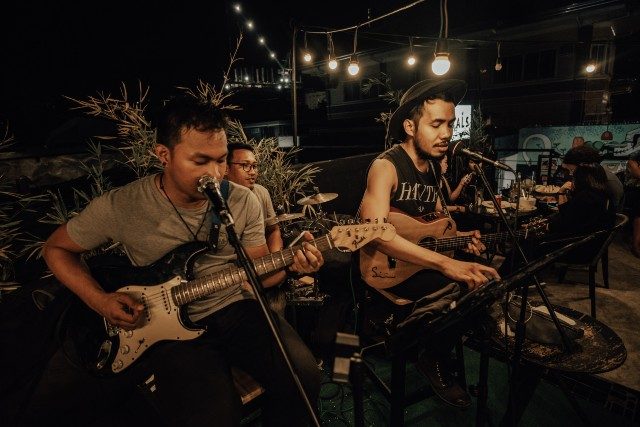 ACOUSTIC NIGHT. Enjoy acoustic nights at The Daily Grind's Rooftop Bar every Saturday night 