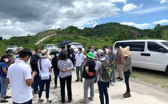 SITE INSPECTION. DA Undersecretary Cheryl Marie Caballero, and BCDA Vice President Arrey Perez inspect the site of the planned agri-industrial business corridor in New Clark City on July 1, 2020.  Photo from the Facebook page of DA Undersecretary Cheryl Marie Caballero
 