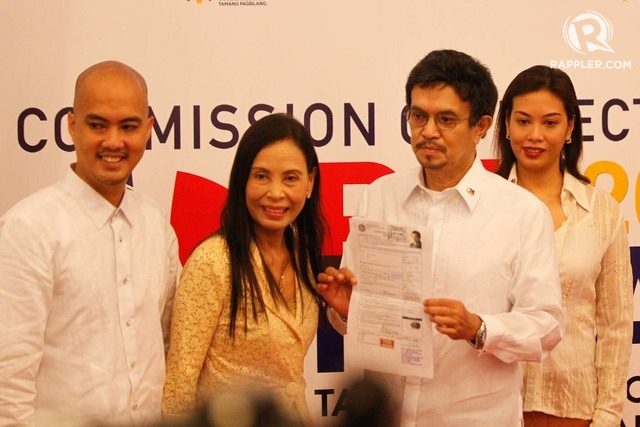 FOR PRESIDENT. Party-list Representative Roy Señeres files his certificate of candidacy for president on October 16, 2015. Photo by Czeasar Dancel/Rappler 