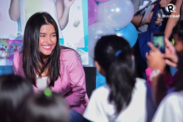 SHARE YOUR BLESSINGS. Liza encouraged the public to do their part in helping the Bantay Bata kids especially this Christmas 