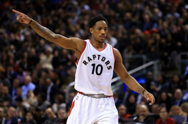 PHYSICAL. A more physical Toronto side effectively seals the victory in the third quarter, outscoring New York, 27-8. DeMar DeRozan leads the way with 23 points. File photo by Vaughn Ridley/Getty Images/AFP  