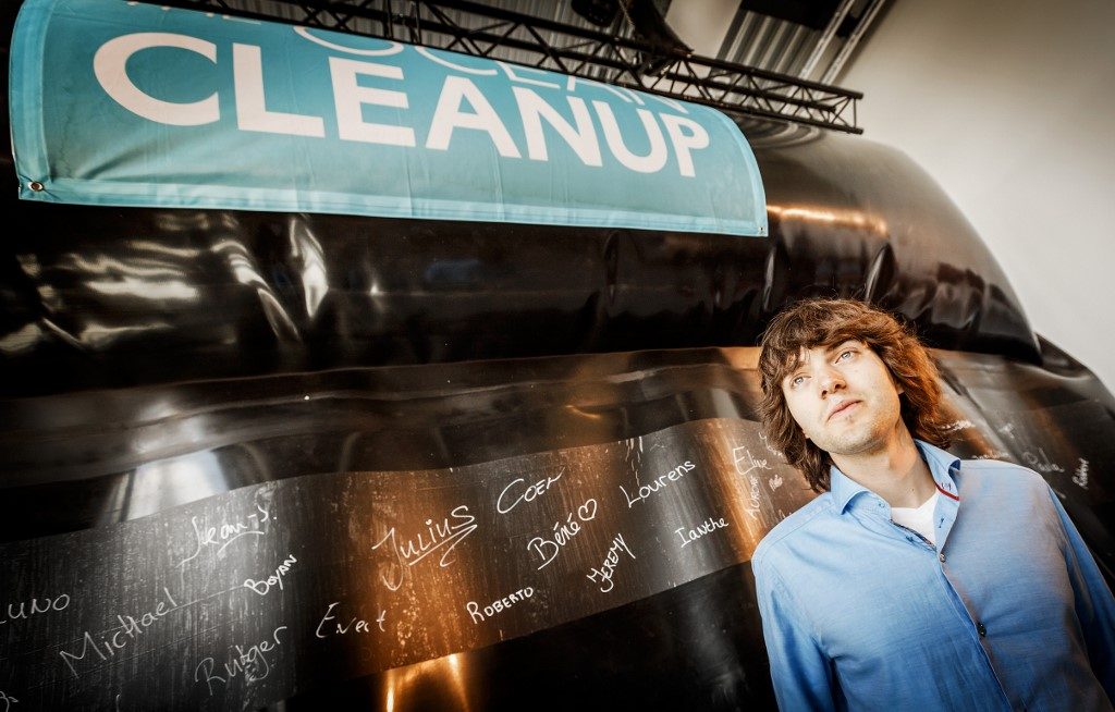‘The Ocean Cleanup’ ship sweeps first Pacific plastic