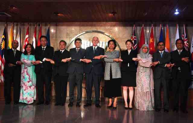 Donald Trump akan hadiri puncak 50 tahun KTT ASEAN di Manila