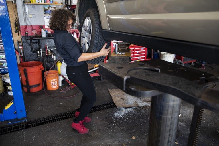 Women mechanics break mold in Philadelphia’s Girls Auto Clinic