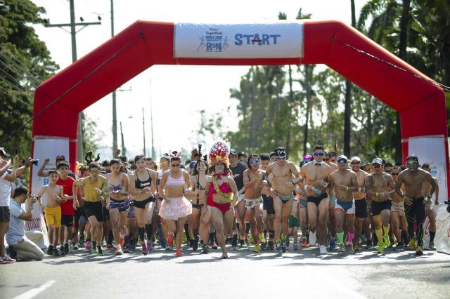 LOOK: Runners in their underpants take Subic Bay