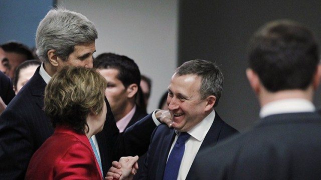 US raises pressure on Russia over Ukraine deal