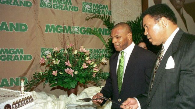 LOOK: Mike Tyson bids farewell to Muhammad Ali