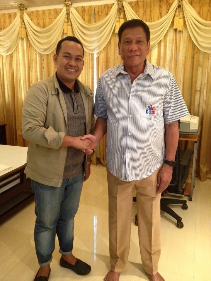 FINAL FITTING. Designer Chard Pulatche with President-elect Rodrigo Duterte on his 'final fitting' on Tuesday, June 28 