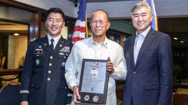 US envoy honors PH defense chief Lorenzana