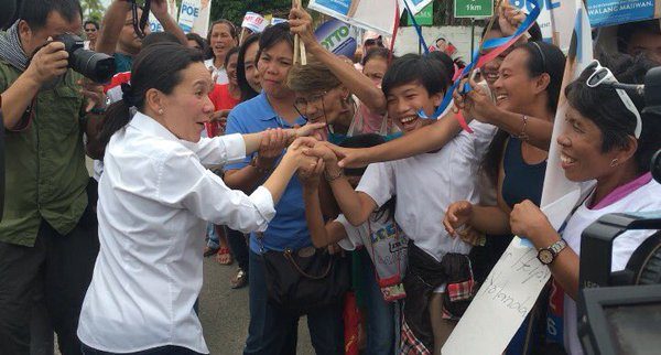 Poe, Escudero barred from campaigning in Roxas City?