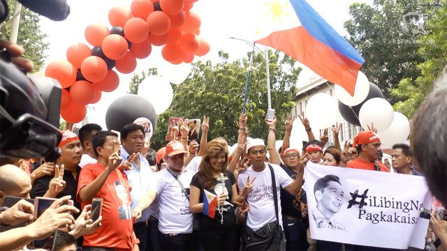 Ilocanos hold vigil ahead of SC decision on Marcos burial