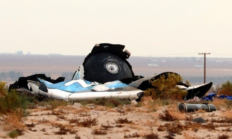 Pilot dead as Virgin spaceship crashes in US desert