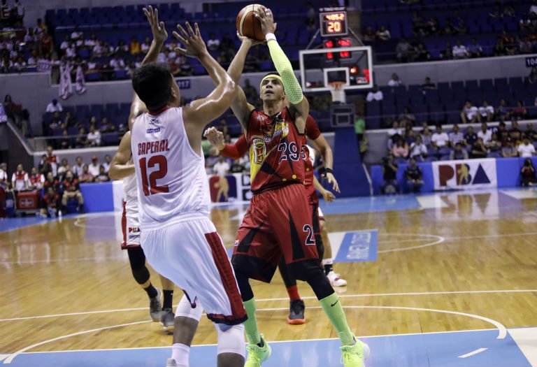San Miguel topples Ginebra, takes Game 1 of semis bout