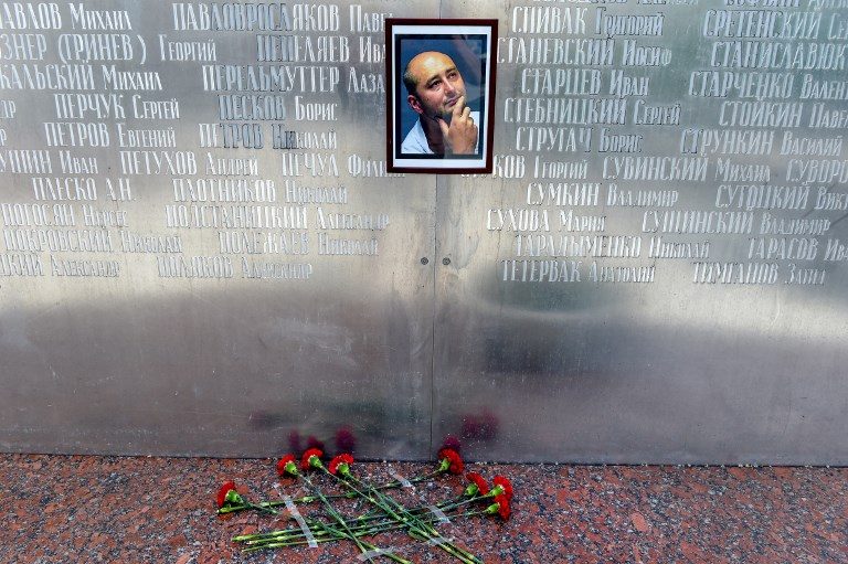 Murder of anti-Kremlin war reporter shocks Russian opposition