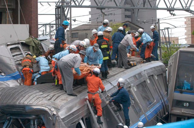 Japan marks 10th anniversary of fatal train crash