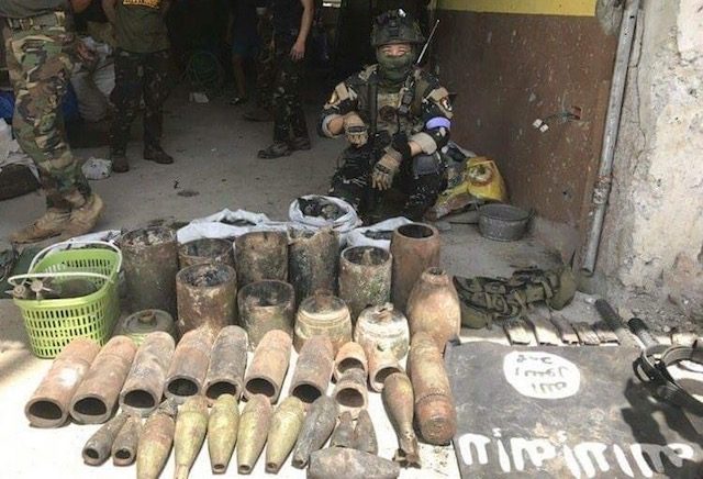 Sandera, IED menunda upaya untuk mengakhiri perang di Marawi