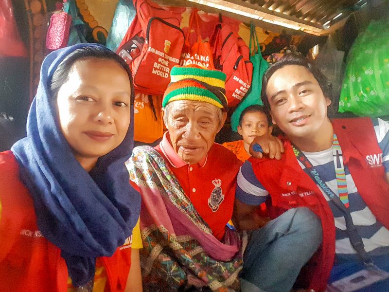 INSPIRED.  Jamila Taha and Charl John Flora from the Department of Social Welfare Development finds Datu Mangontra Sultan in  in Balo-i, Lanao del Norte. Photo by Charl John Flora     