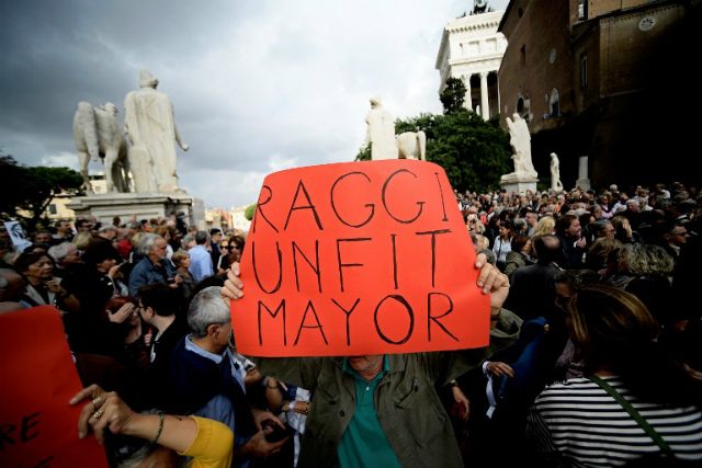 Thousands protest over Rome’s decline