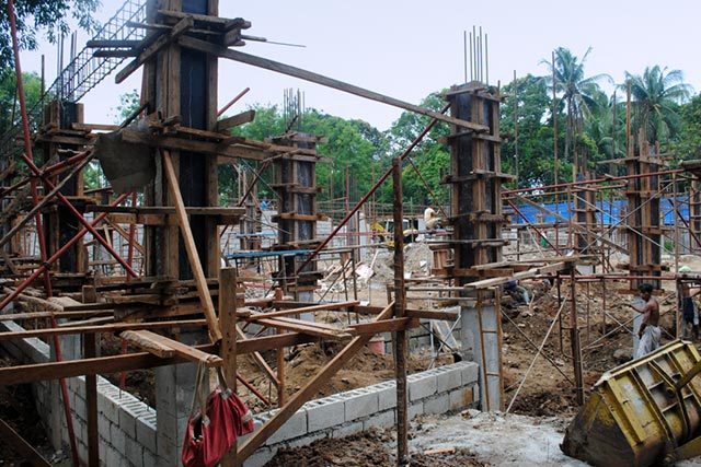 BUILDING. The QC government's guest house is expected to be completed by late 2015. Photo from QC GSO