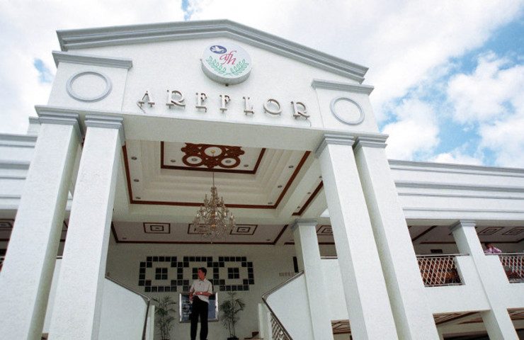 FUNERAL HOMES. Residents say the former mayor also owns the Areflor Funeral Homes on J.P. Rizal Extension. Newsbreak file photo