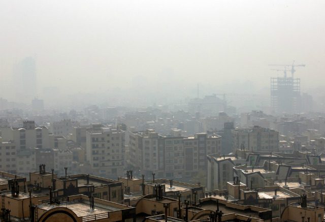 Smog forces schools shut in Iran
