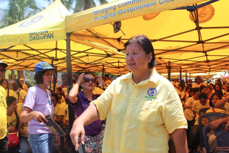 LOCAL CANDIDATE. Dagupan City Mayor Belen Fernandez shows her support for presidential candidate Mar Roxas. Photo by Mary Macaraeg/Rappler 