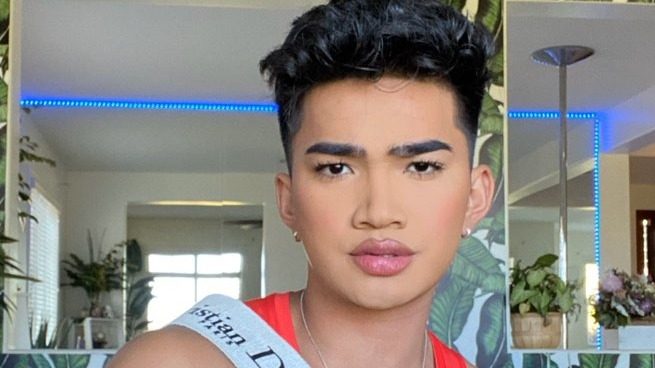 BRETMAN ROCK. The beauty vlogger is called out by netizens after a deleted video of him dancing to the national anthem reappears online. Screenshot from Twitter.com/bretmanrock  