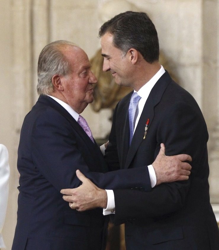 King Felipe VI takes Spanish throne